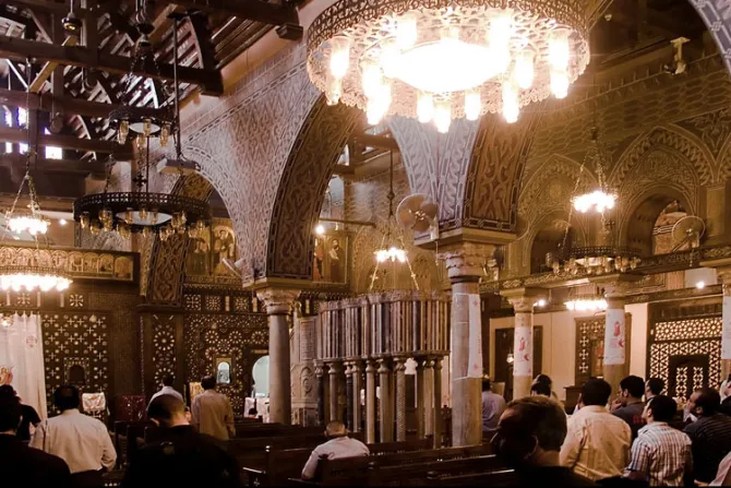 Gobierno de Egipto pide a cristianos disminuir visitas a iglesias por seguridad