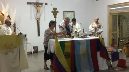 Migrantes en Argentina oran por la paz de los países en conflicto