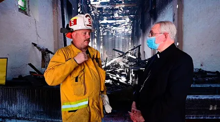 Iglesia de Misión fundada por San Junípero Serra es dañada gravemente por incendio