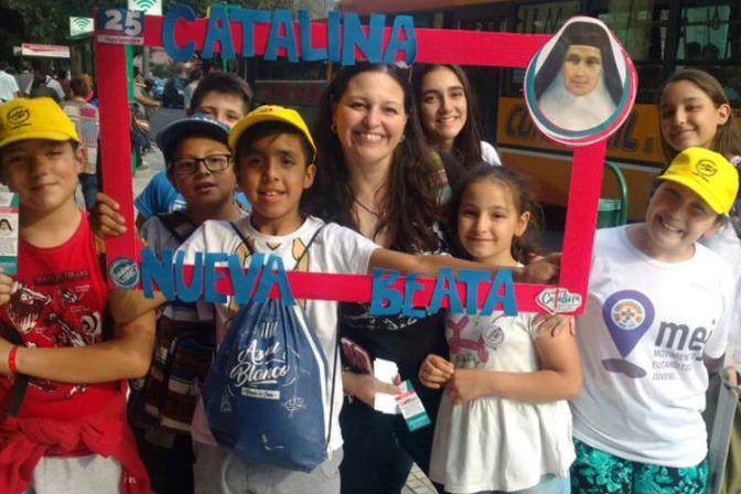Con adoración y misiones urbanas preparan beatificación de religiosa en Argentina