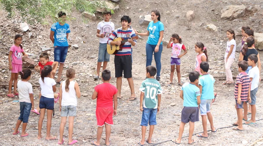 Familias misioneras evangelizan pueblos indígenas en el río Paraguay [FOTOS]