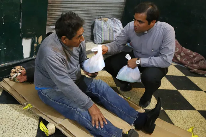 [VIDEO] Seminaristas de Santo Toribio sirven a los necesitados en calles y periferias de Lima