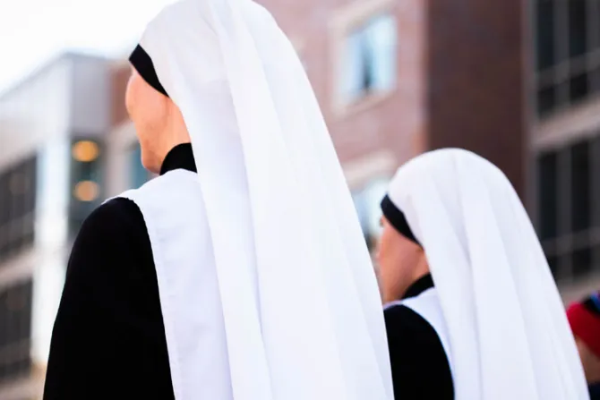 Monjas sorprenden con “santa generosidad” a madre y académica que les dio conferencia