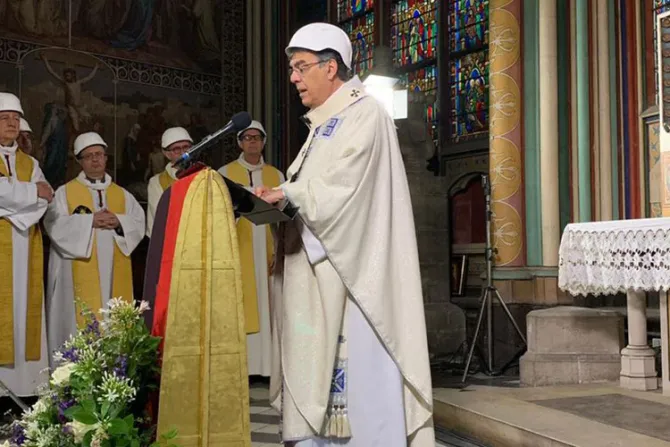 Catedral de Notre Dame acoge primera Misa 2 meses después de devastador incendio