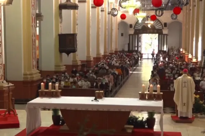 En Navidad, Arzobispo llamó a olvidar divisiones y trabajar por la paz en Bolivia