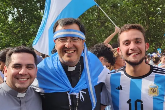Obispo argentino se sumó a los festejos por triunfo en el Mundial de Qatar 2022