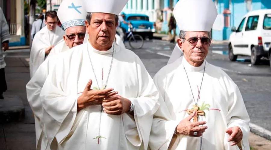 Mons. Wilfredo Pino y el Cardenal Juan de la Caridad García. Crédito: Yandry Fernández Perdomo