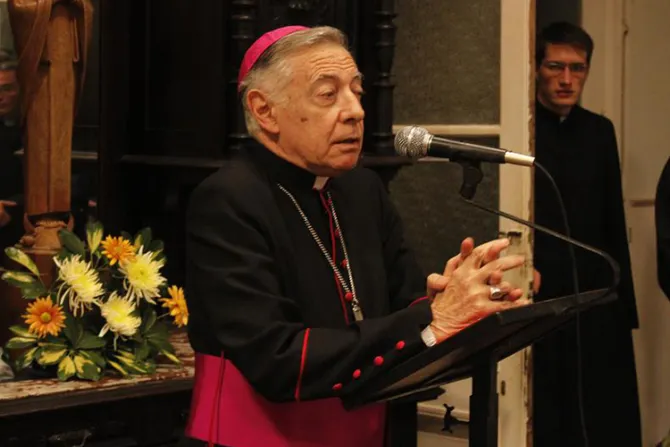 Arzobispo argentino responde a ataques por columna sobre “cultura” de la fornicación