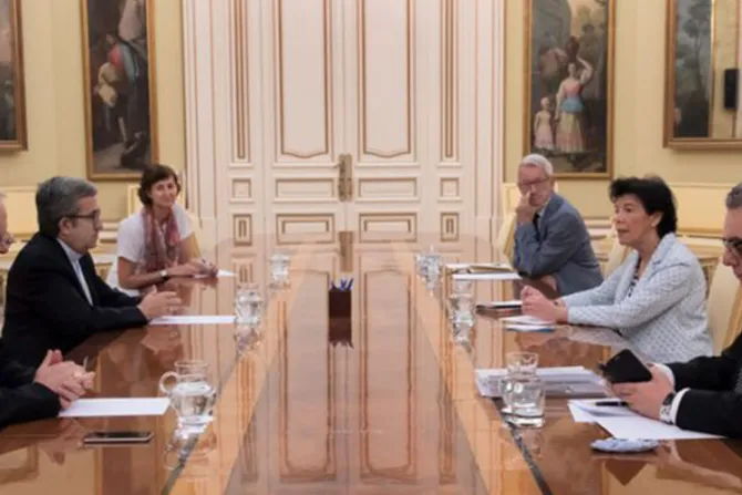 España: Ministra Celaá y Secretario de CEE inician “diálogo sobre educación”