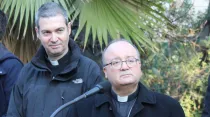 Mons. Jordi Bertomeu y Mons. Charles Scicluna en Chile, en junio de 2018. Crédito: Giselle Vargas / ACI Prensa