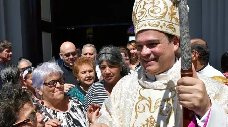 Consagran al obispo católico más joven de América Latina [FOTOS y VIDEO]