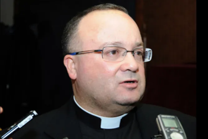Enviado del Papa Francisco llega a Chile para escuchar testimonios sobre Obispo Barros