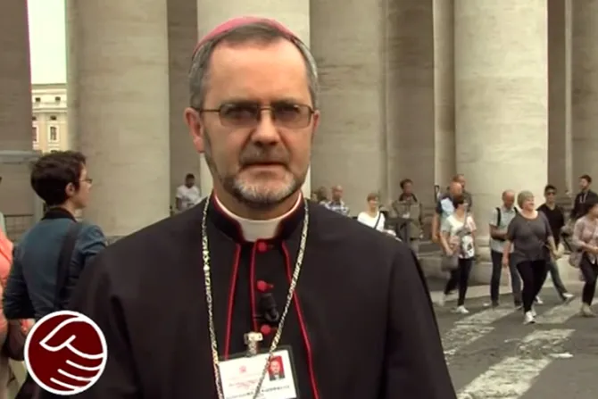 Sínodo: Obispo pide buscar caminos para proteger el valor de la familia
