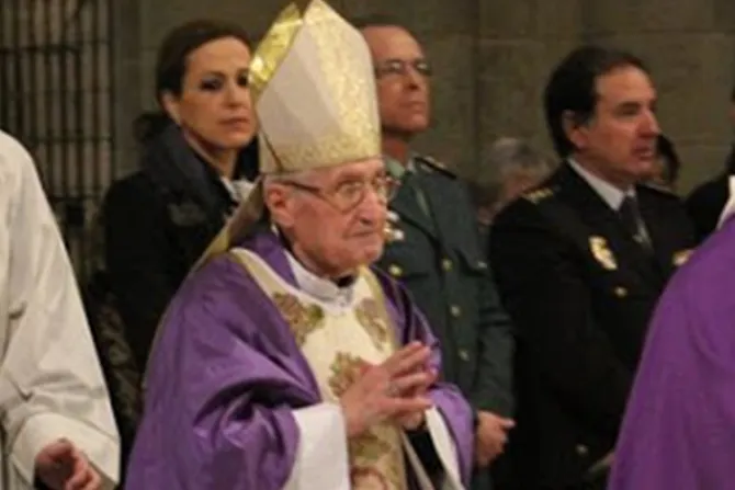 Conoce la única tarea de la que no se ha jubilado el Obispo más anciano de España