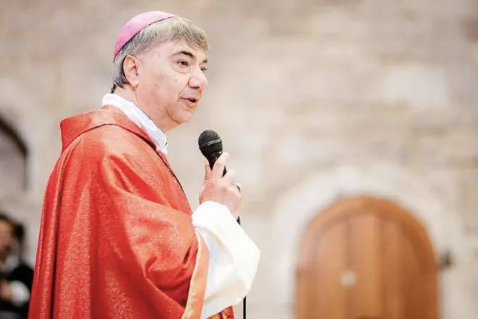 Italia: Nuevo Arzobispo de Nápoles asume su cargo oficialmente