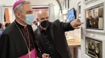 Mons. Georg Ratzinger en la exposición. Foto: Alexey Gotovsky / ACI Prensa 