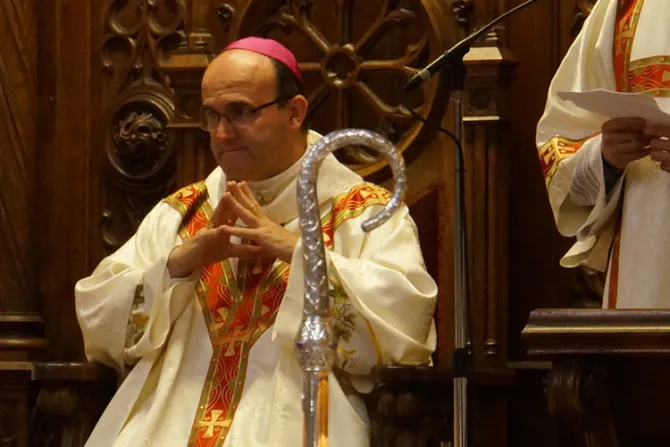 Obispo denuncia que el demonio "metió gol" desde las filas del feminismo radical