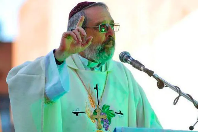 Papa Francisco acepta renuncia de obispo argentino 