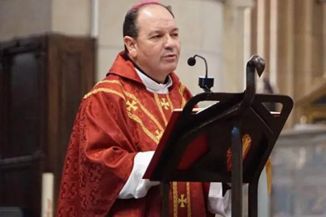 Obispo apoya acompañamiento a homosexuales y denuncia “manipulación” tras entrevista
