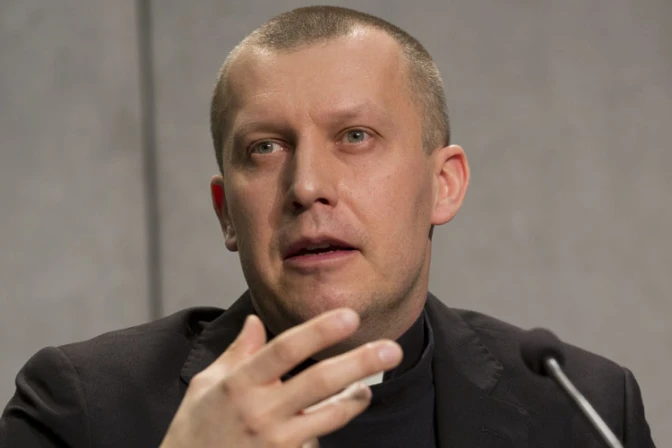 El Papa Francisco nombra nuevo Ceremoniero Pontificio