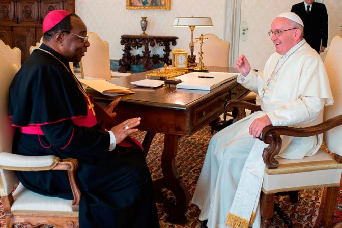 Papa Francisco nombra nuncio de origen africano para Argentina