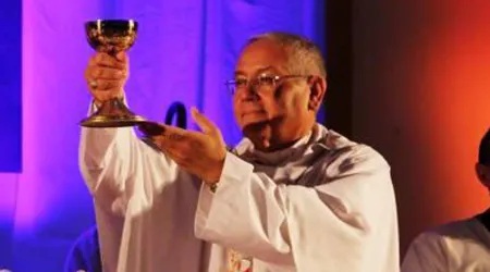 Para Francisco nombra obispo coadjutor para diócesis argentina