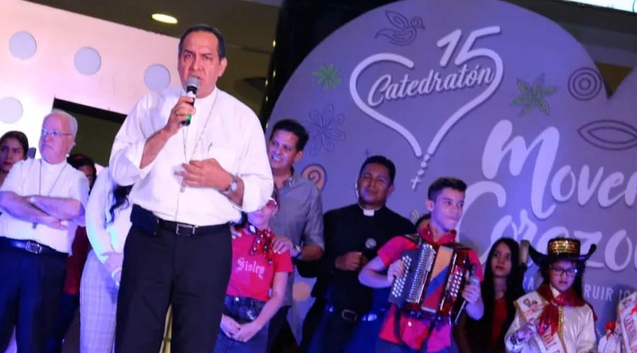 Mons. Pablo Salas presenta la campaña Catedratón 2018 - Foto: Arquidiócesis de Barranquilla?w=200&h=150