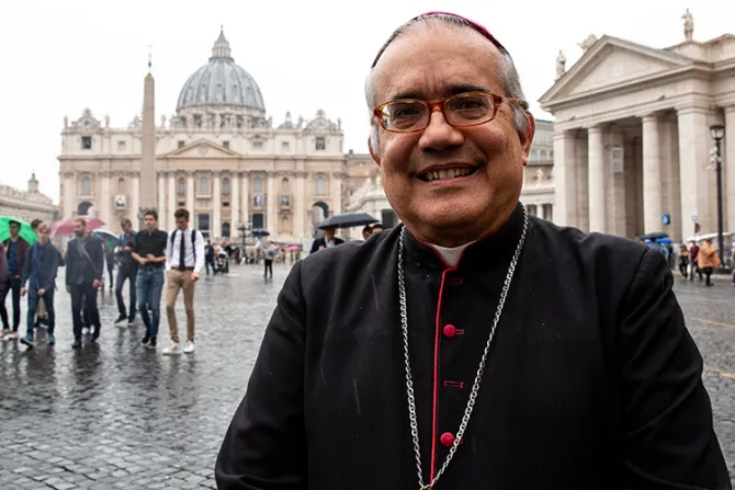 Los jóvenes necesitan descubrir qué quiere Dios de ellos, afirma arzobispo