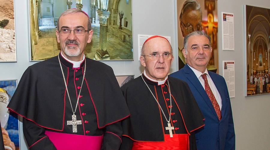 Mons. Pierbattista PIzzaballa junto al Cardenal Carlos Osoro en la exposición "España en Tierra Santa". Foto: Universidad San Dámaso. ?w=200&h=150