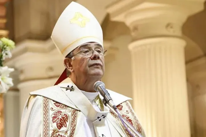 Papa Francisco acepta renuncia de arzobispo argentino por motivos de salud