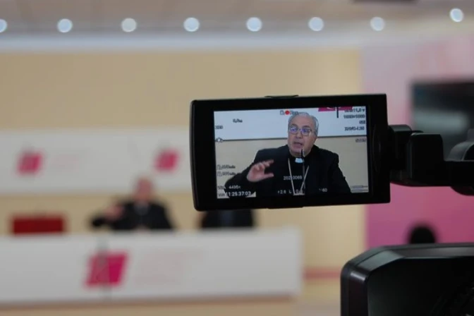 Nuevo secretario de los Obispos españoles: primero evangelizar; luego, los dogmas