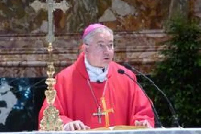 Católicos deben seguir a Cristo con la espada de la palabra de Dios, dice Mons. Gómez