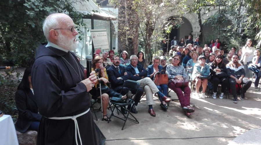 Mons. Celestino Aós. Foto: Comunicaciones Arzobispado de Santiago?w=200&h=150