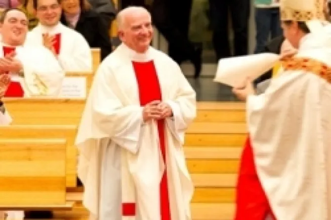 El Papa nombra a sucesor de Obispo que promovía ordenación de mujeres