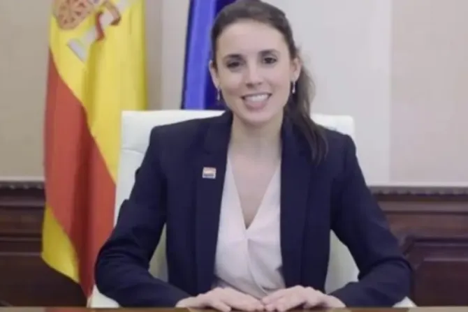 Ministra feminista de España reitera que los menores pueden tener sexo con quien quieran