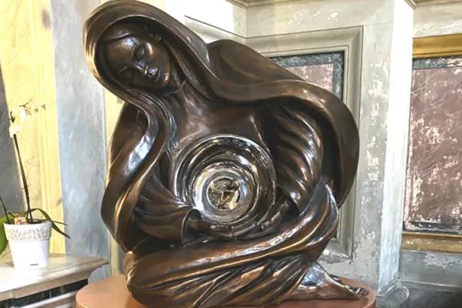 Ante debate del aborto en EEUU bendecirán imagen de Virgen embarazada en Roma