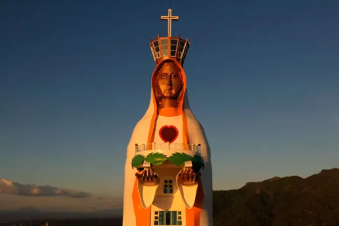 Concluyen construcción de imagen de la Virgen María más grande del mundo en plena pandemia
