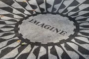 Obispo critica el uso de “Imagine” de John Lennon en olimpiadas de Tokio