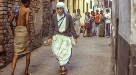 Llega a Latinoamérica el docufilm de la Madre Teresa que el Papa Francisco recomienda