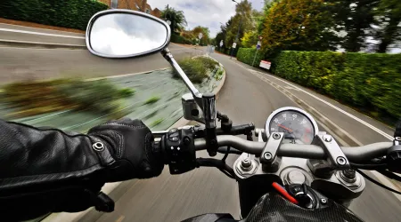 Arzobispo publica un decálogo para motociclistas católicos