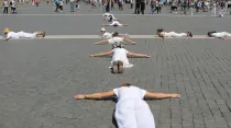 Las Mujeres de Blanco en el Vaticano. Foto Petrik Bohumil / ACI Prensa