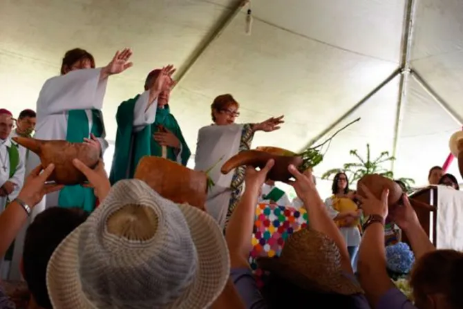 Denuncian que pastoras protestantes “concelebraron” Misa con obispos en Brasil