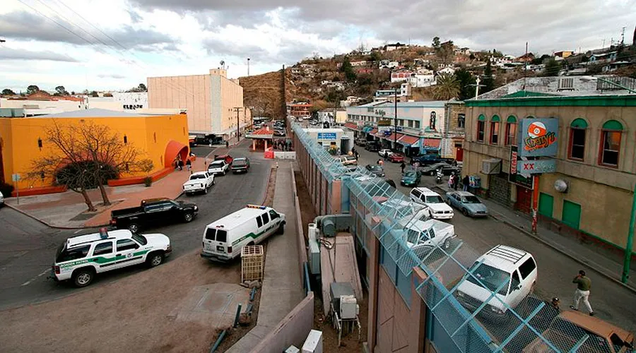 Parte del muro fronterizo entre Estados Unidos y México. Foto: Sgt. 1st Class Gordon Hyde - Wikipedia