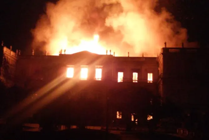 Incendio del Museo Nacional de Río es una verdadera tragedia, afirman obispos