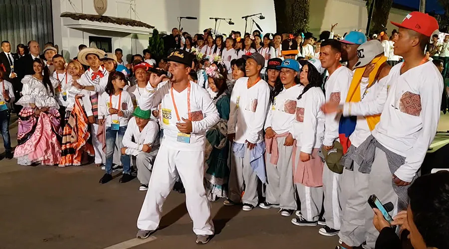 Músicos del IDIPRON cantan "Bienvenido Papa" frente a la Nunciatura en Bogotá. Foto: David Ramos / ACI Prensa.?w=200&h=150