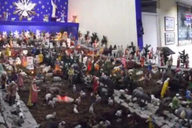 Hombre construye pesebre gigante para agradecer a Dios por la Navidad [FOTOS Y VIDEO]