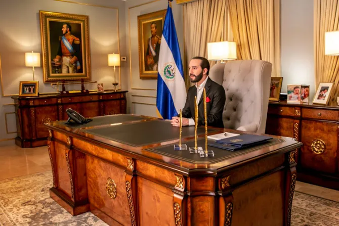 Celebran que presidente de El Salvador escuchó reclamos contra aborto e ideología de género
