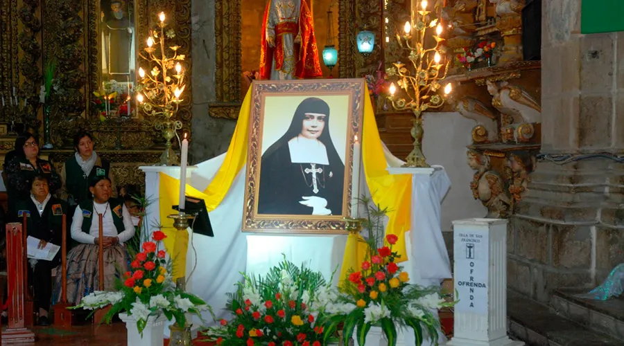 Pequeño altar en honor a Nazaria Ignacia de Santa Teresa de Jesús en la Basílica Menor de San Francisco / Crédito: Conferencia Episcopal Boliviana