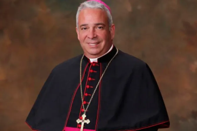 El primer Obispo de origen hispano en Ohio tiene algo que decir sobre migrantes en EEUU