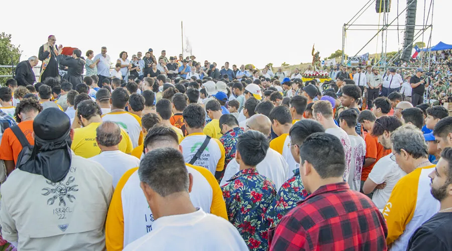 El Patriarca Latino se dirige a cientos de jóvenes que ofrecieron su vida a Dios en Tierra Santa. Crédito: Camino Neocatecumenal USA?w=200&h=150